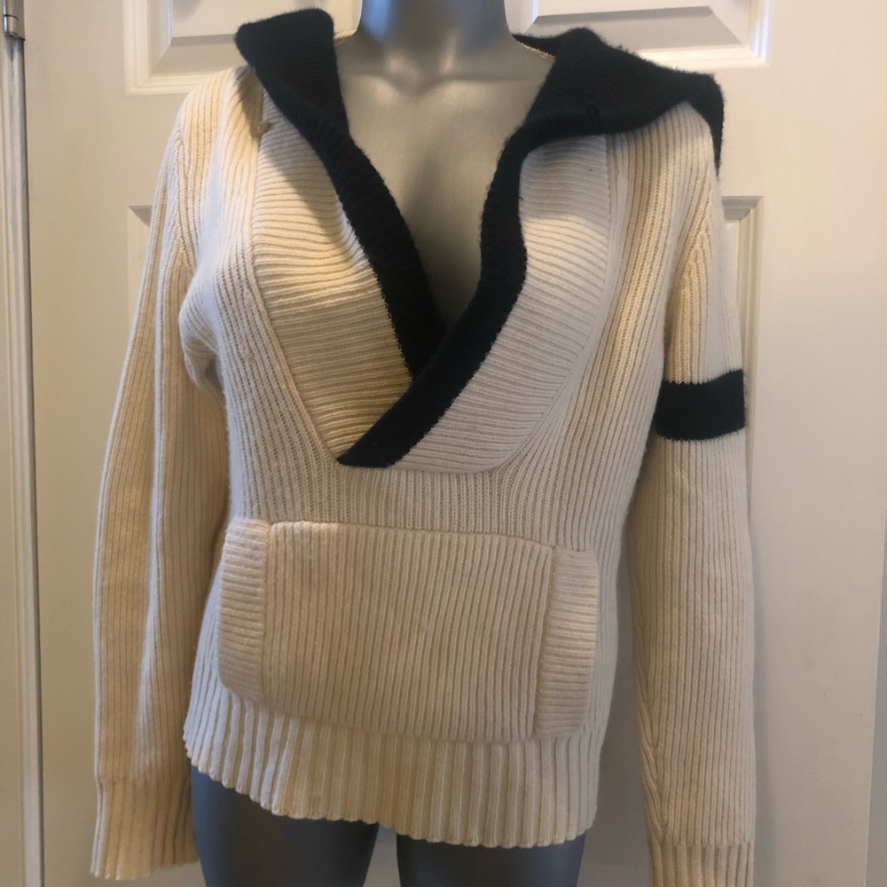 Anne Klein 100% cashmere hooded sweater 💛